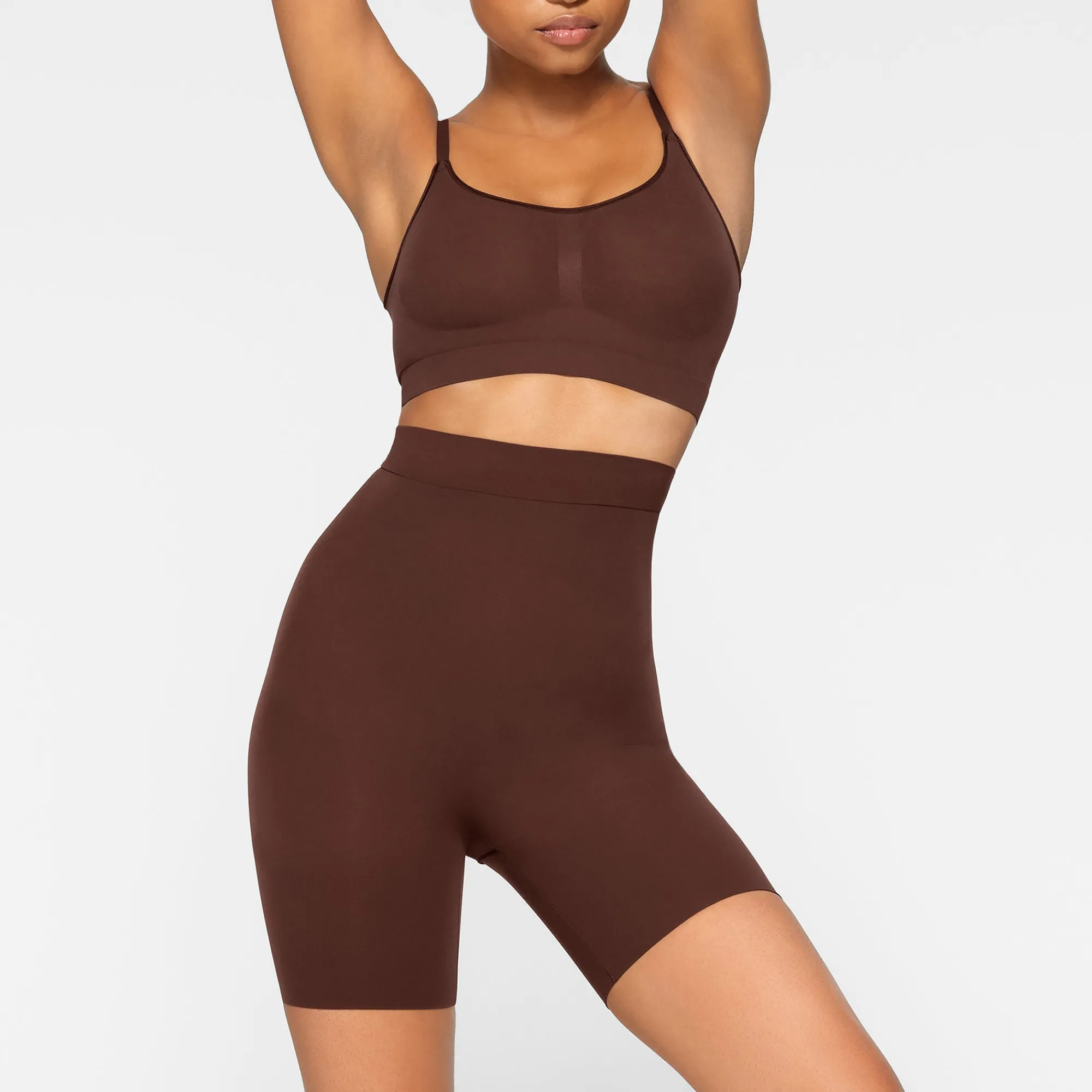 EVERYDAY SCULPT HIGH-WAISTED MID THIGH SHORT |-Skims Hot
