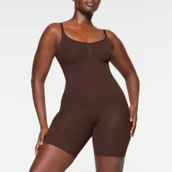 EVERYDAY SCULPT MID THIGH BODYSUIT |-Skims Hot