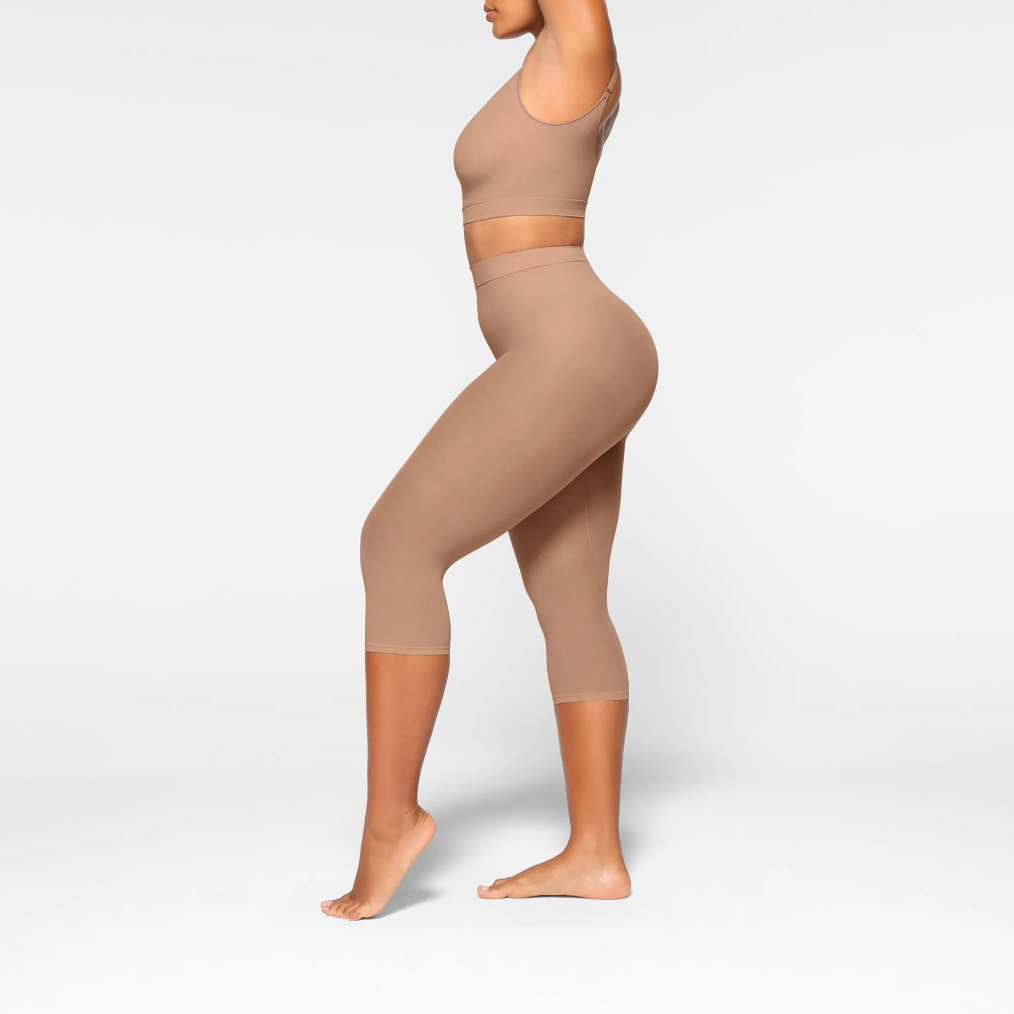 EVERYDAY SCULPT MID WAIST CAPRI |-Skims Hot