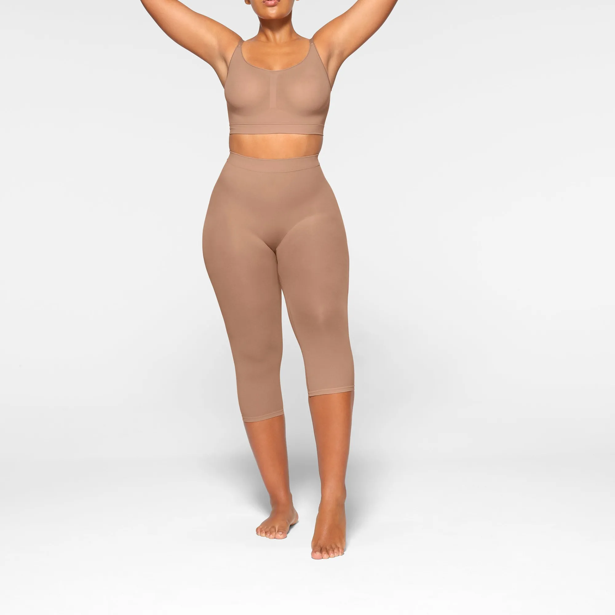 EVERYDAY SCULPT MID WAIST CAPRI |-Skims Hot