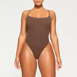 FITS EVERYBODY CAMI BODYSUIT |-Skims Hot