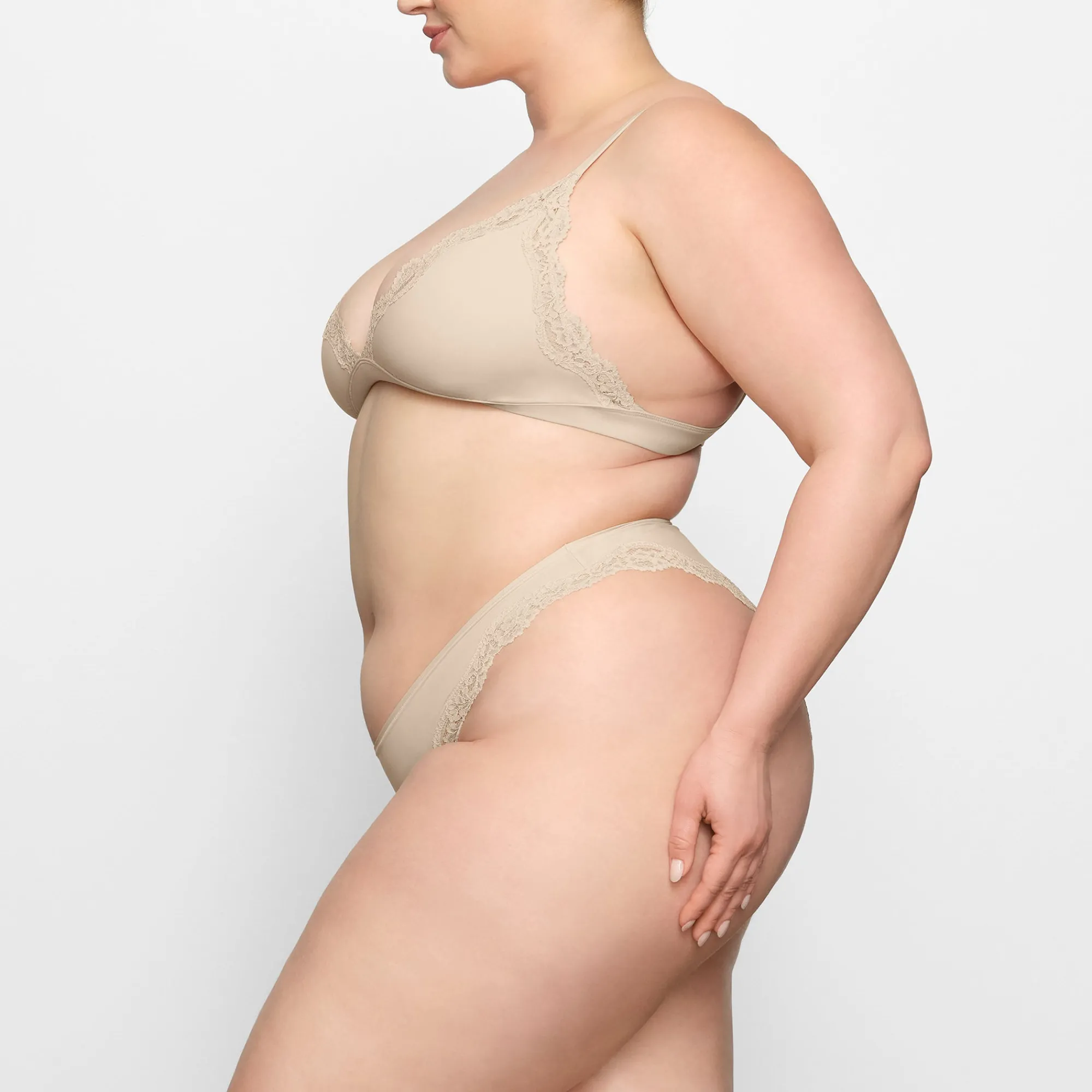 FITS EVERYBODY CORDED LACE TANGA |-Skims Hot