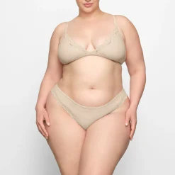 FITS EVERYBODY CORDED LACE TANGA |-Skims Hot