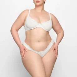 FITS EVERYBODY CORDED LACE UNLINED SCOOP BRA |-Skims Outlet