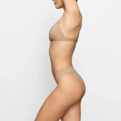 FITS EVERYBODY CORDED LACE TANGA |-Skims Best