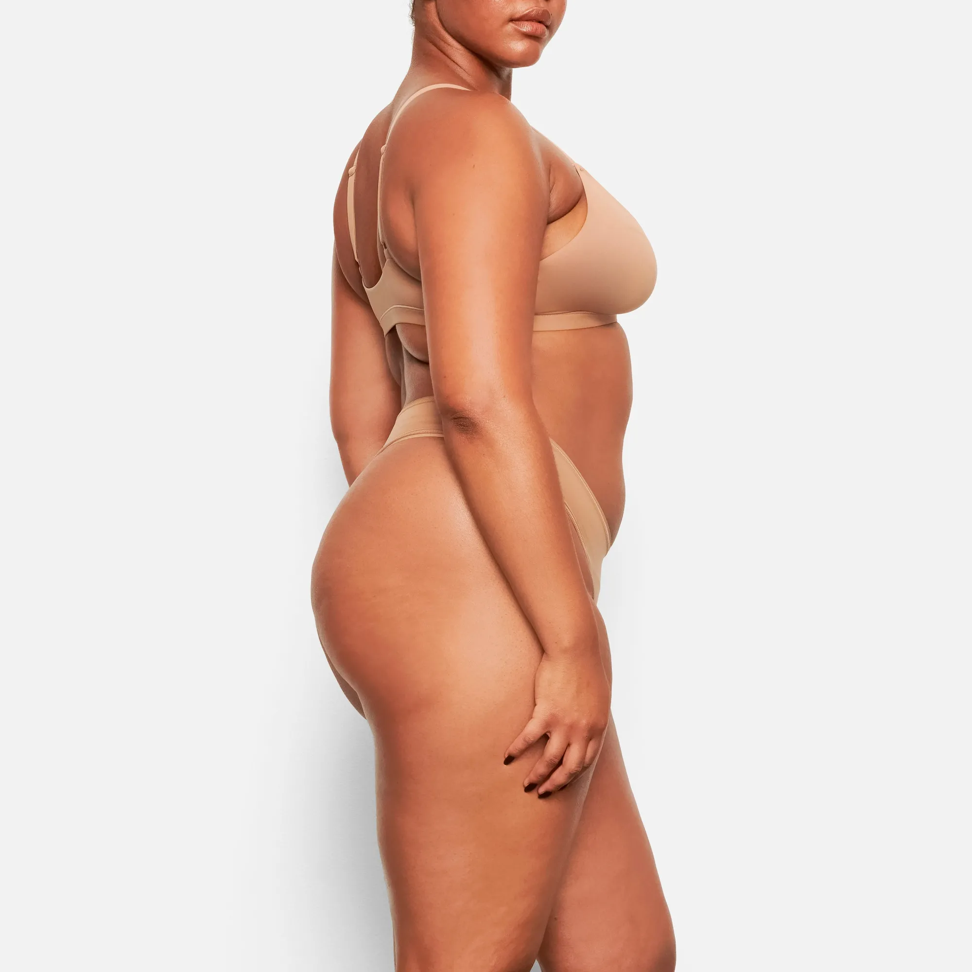 FITS EVERYBODY DIPPED FRONT THONG |-Skims Fashion