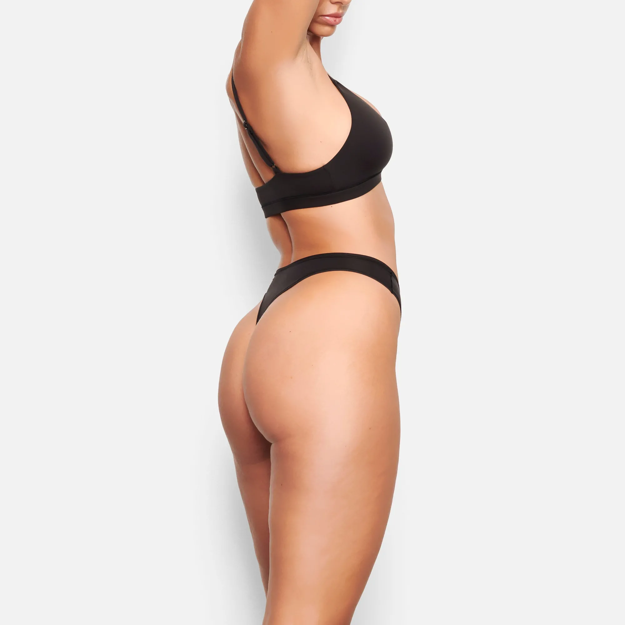 FITS EVERYBODY DIPPED FRONT THONG |-Skims New