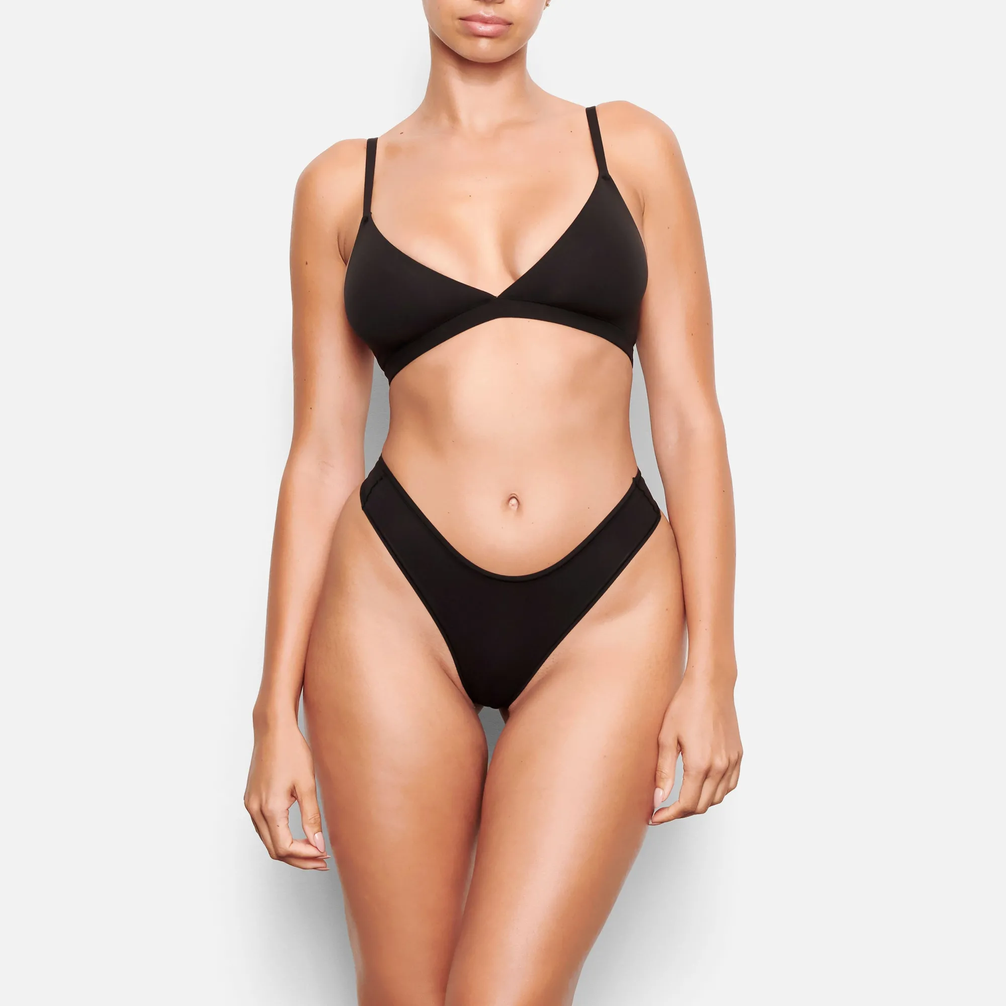 FITS EVERYBODY DIPPED FRONT THONG |-Skims New