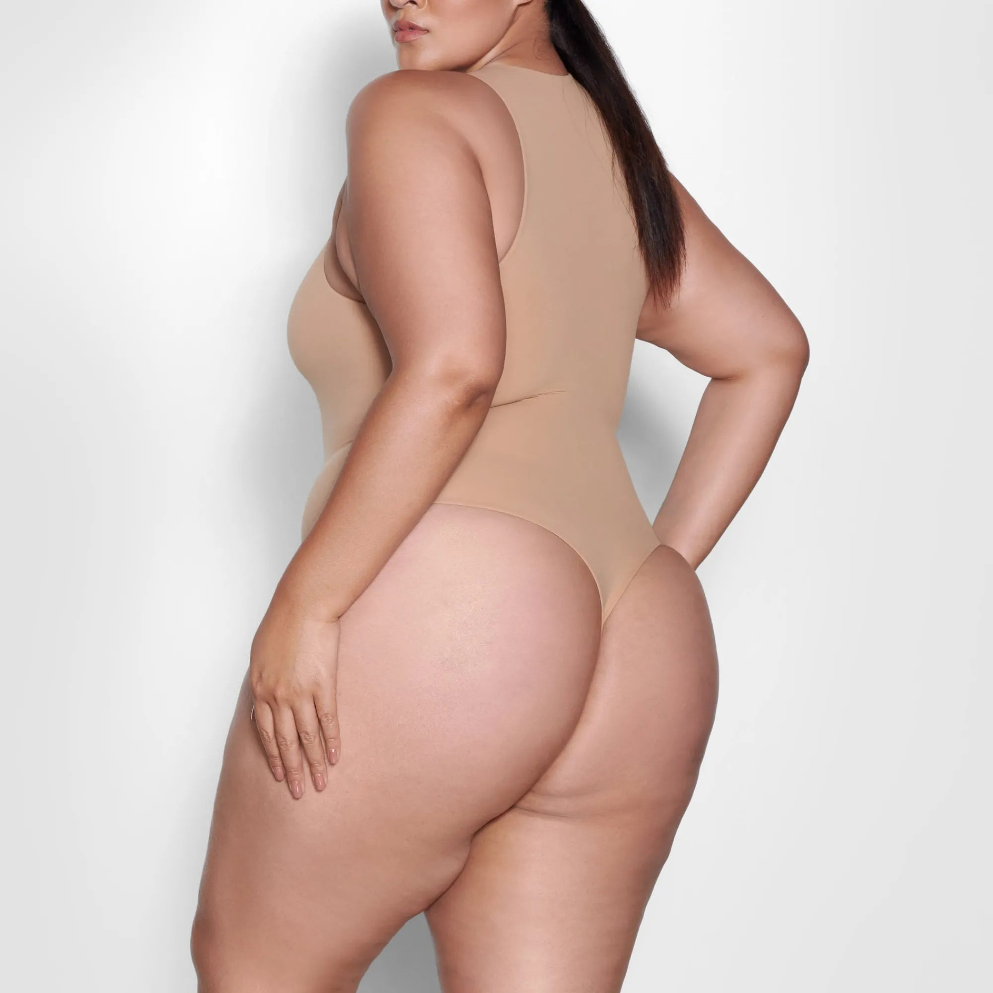 FITS EVERYBODY HIGH NECK BODYSUIT |-Skims Hot