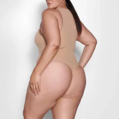 FITS EVERYBODY HIGH NECK BODYSUIT |-Skims Hot