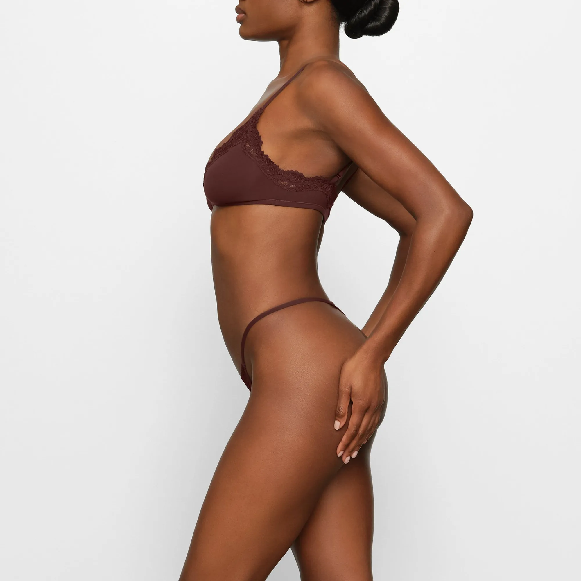 FITS EVERYBODY LACE SCOOP BRALETTE |-Skims Clearance