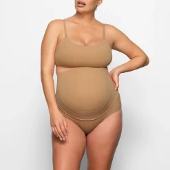 FITS EVERYBODY MATERNITY HIGH-WAISTED BRIEF |-Skims Hot
