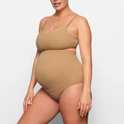 FITS EVERYBODY MATERNITY HIGH-WAISTED BRIEF |-Skims Hot