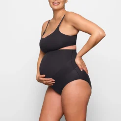 FITS EVERYBODY MATERNITY HIGH-WAISTED BRIEF |-Skims Hot