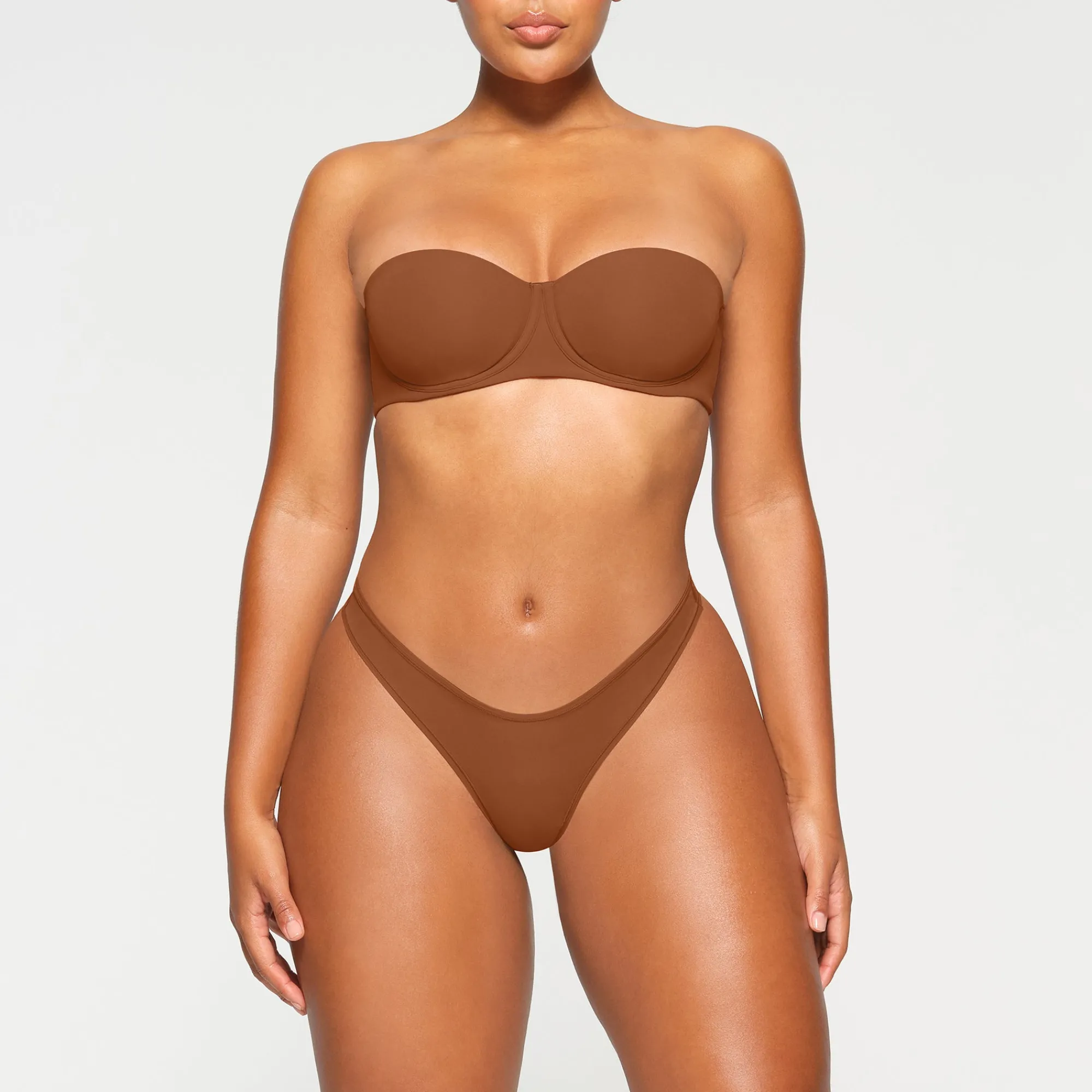 FITS EVERYBODY STRAPLESS BRA |-Skims Clearance