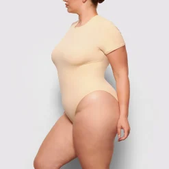 FITS EVERYBODY T-SHIRT BODYSUIT |-Skims Hot
