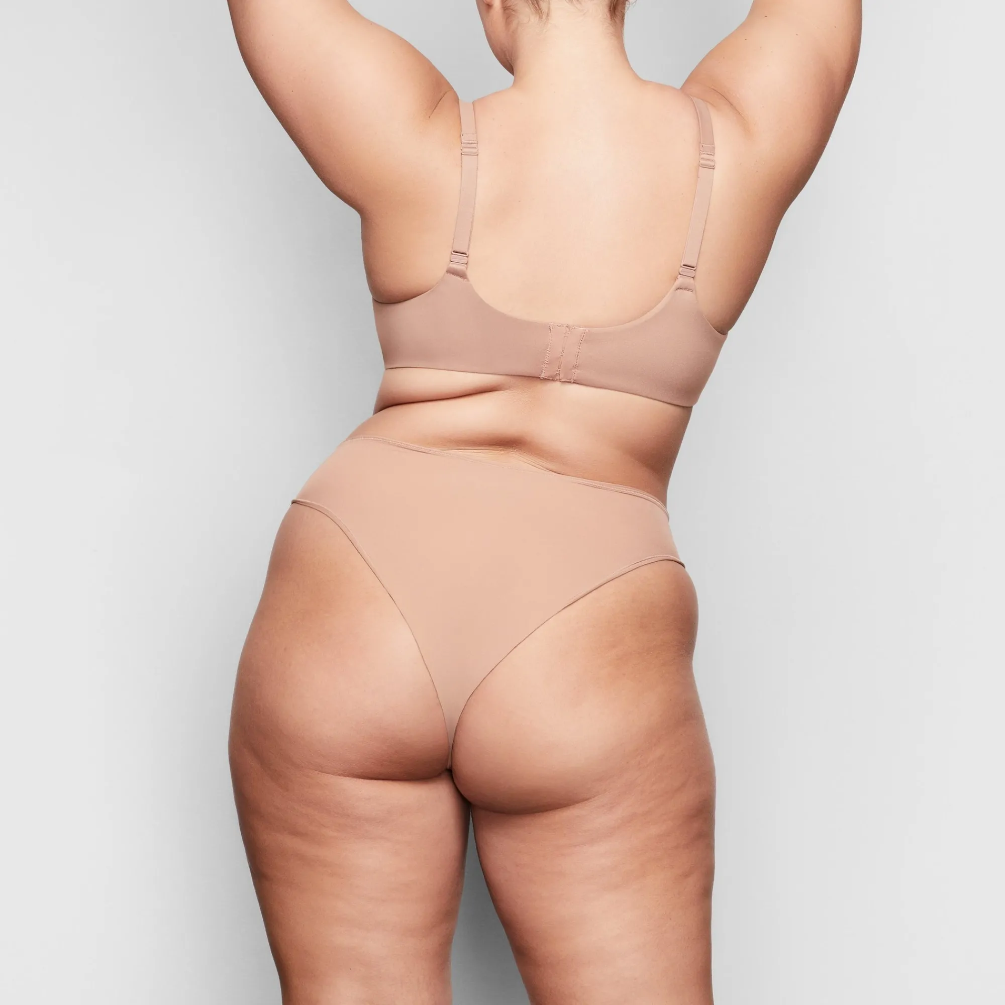 FITS EVERYBODY T-SHIRT PUSH UP BRA |-Skims Online