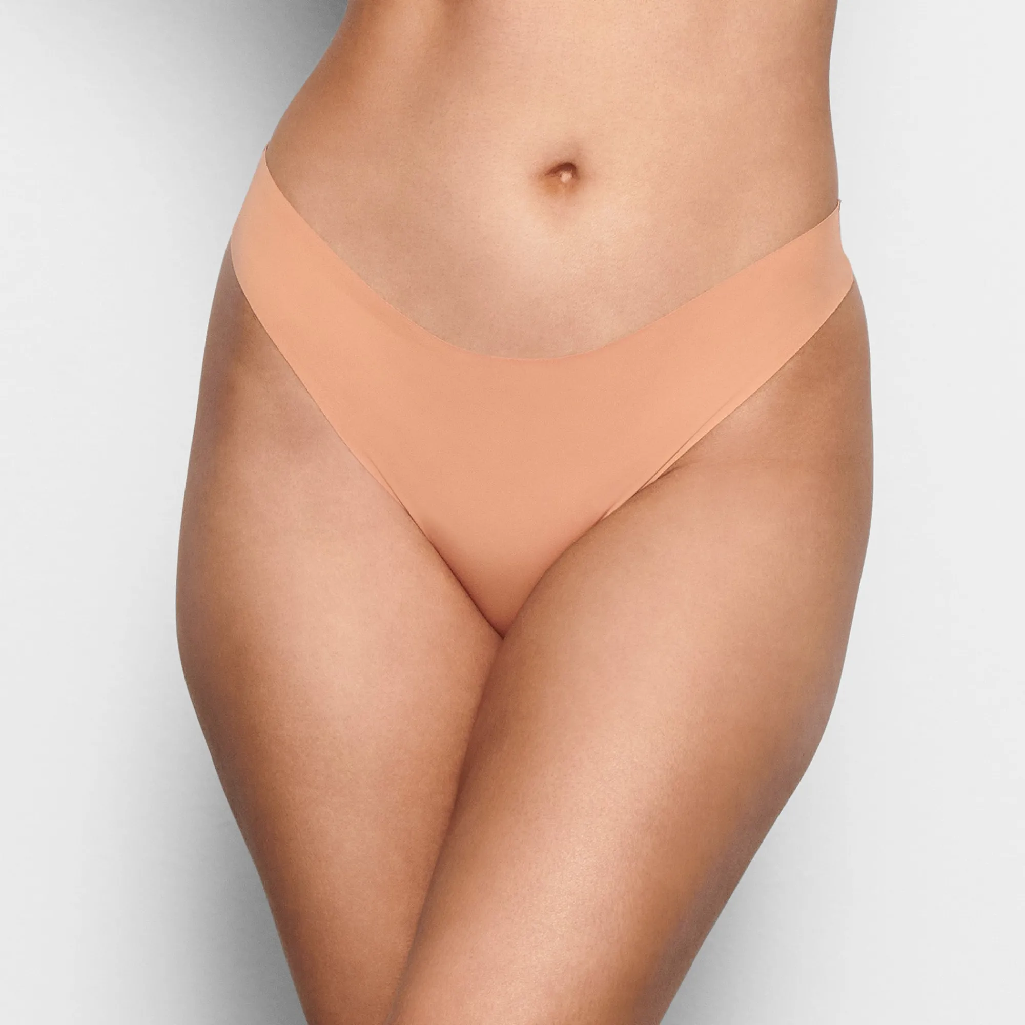 NAKED DIPPED THONG |-Skims Hot