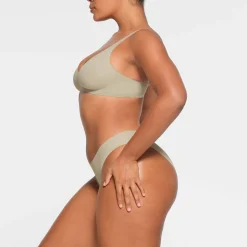 NAKED PLUNGE BRALETTE |-Skims Best