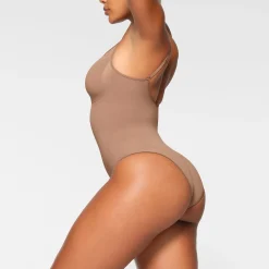 SEAMLESS SCULPT BRIEF BODYSUIT |-Skims Hot