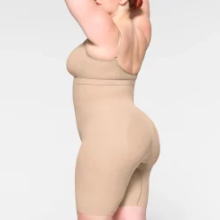 SEAMLESS SCULPT HIGH-WAISTED ABOVE THE KNEE SHORT |-Skims Hot