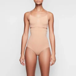 SEAMLESS SCULPT HIGH-WAISTED BRIEF |-Skims Hot