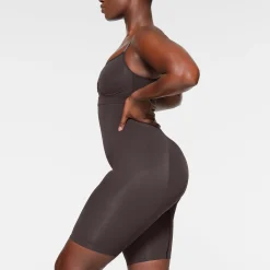 SEAMLESS SCULPT HIGH-WAISTED ABOVE THE KNEE SHORT |-Skims Hot