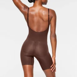 SEAMLESS SCULPT LOW BACK MID THIGH BODYSUIT |-Skims Hot