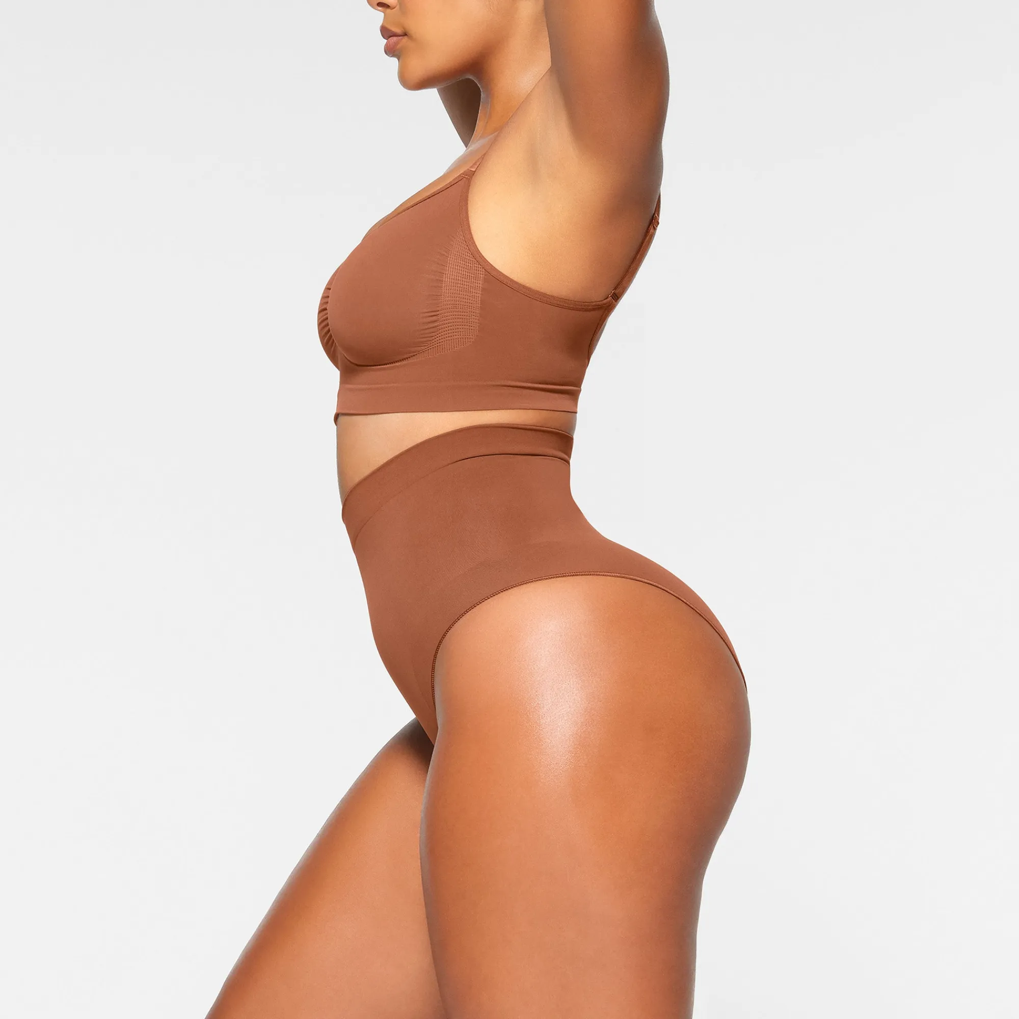 SEAMLESS SCULPT MID WAIST BRIEF |-Skims Clearance