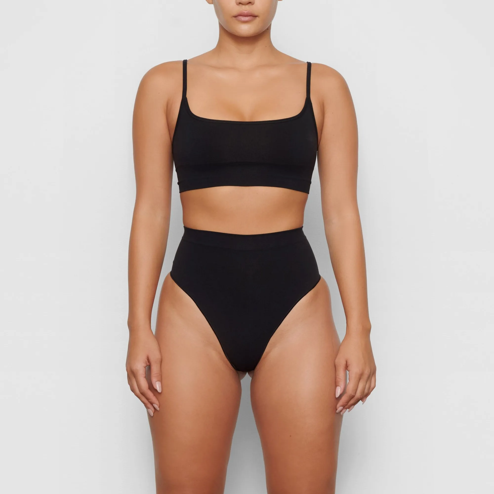 SEAMLESS SCULPT MID WAIST THONG |-Skims Online