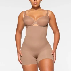 SEAMLESS SCULPT OPEN BUST SHORTIE BODYSUIT |-Skims Best