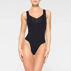 SEAMLESS SCULPT SCOOP NECK THONG BODYSUIT |-Skims Clearance