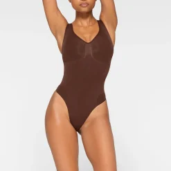 SEAMLESS SCULPT SCOOP NECK THONG BODYSUIT |-Skims Outlet