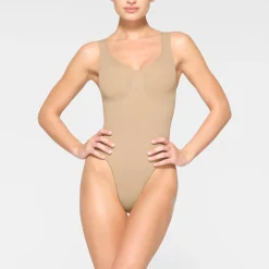 SEAMLESS SCULPT SCOOP NECK THONG BODYSUIT |-Skims Online