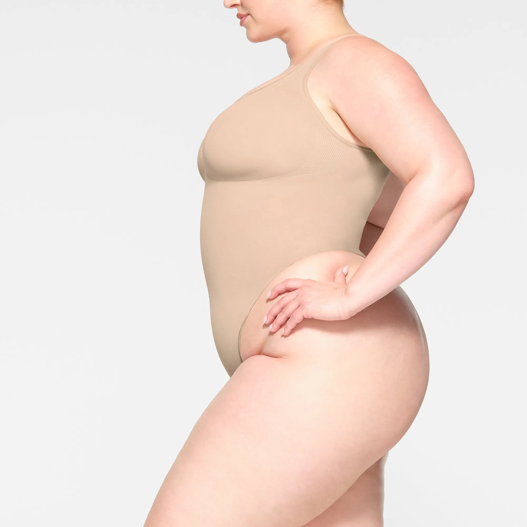 SEAMLESS SCULPT SCOOP NECK THONG BODYSUIT |-Skims Online