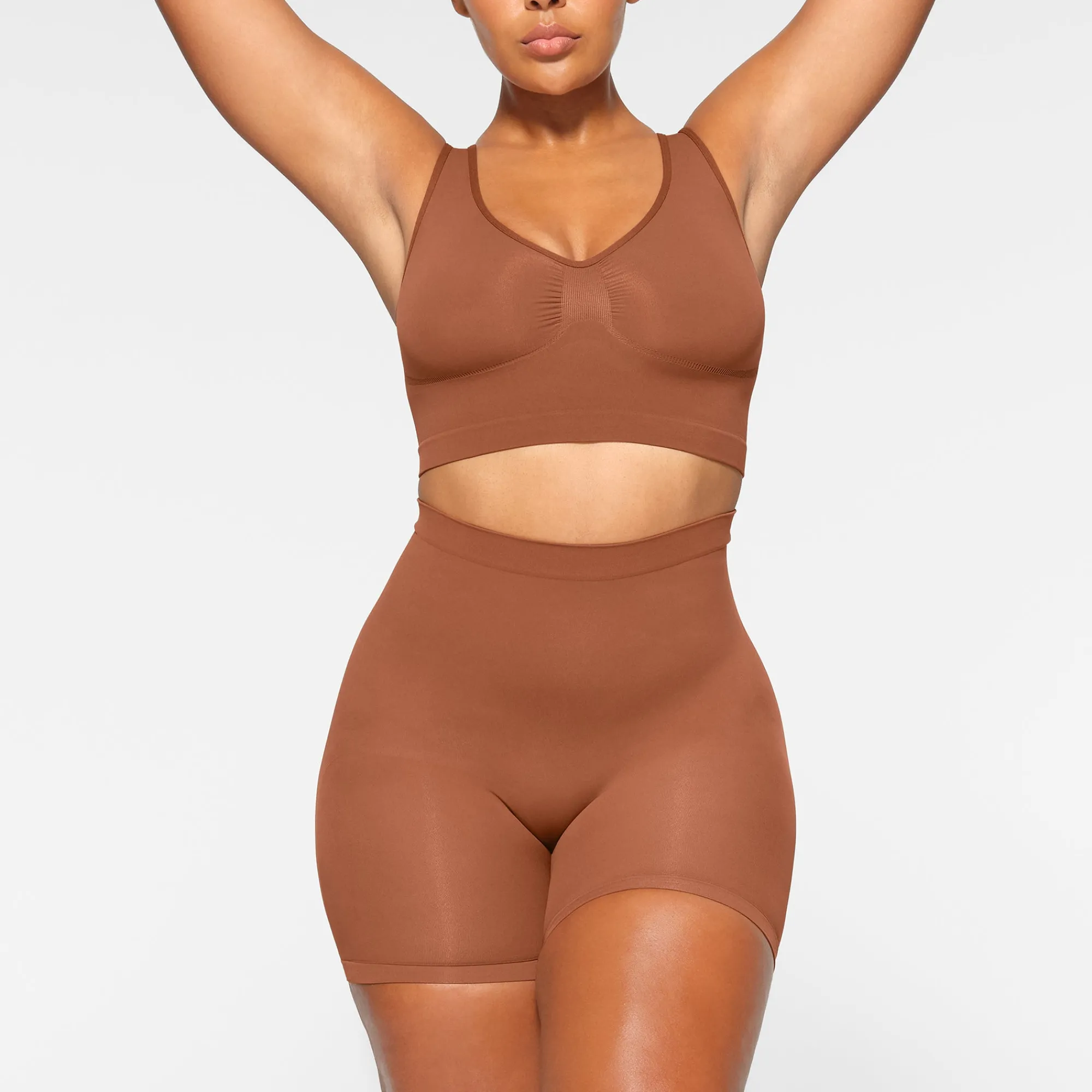 SEAMLESS SCULPT SCOOP PLUNGE BRALETTE |-Skims Hot