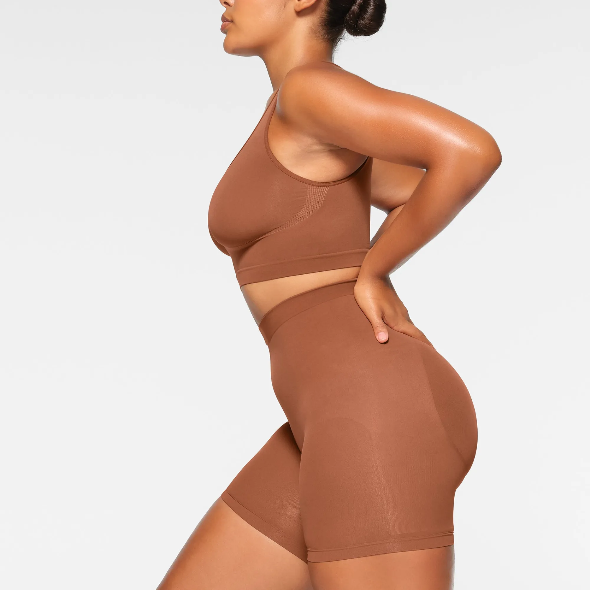 SEAMLESS SCULPT SCOOP PLUNGE BRALETTE |-Skims Hot