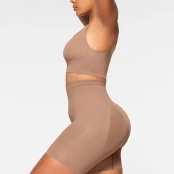 SEAMLESS SCULPT SCOOP PLUNGE BRALETTE |-Skims Hot