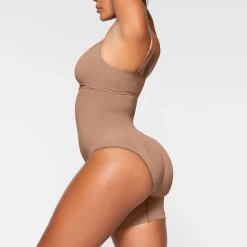 SEAMLESS SCULPT SOLUTION SHORT LEFT LEG EXPOSED |-Skims Outlet