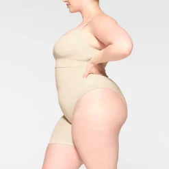 SEAMLESS SCULPT SOLUTION SHORT LEFT LEG EXPOSED |-Skims Sale