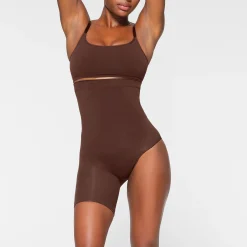 SEAMLESS SCULPT SOLUTION SHORT LEFT LEG EXPOSED |-Skims Discount