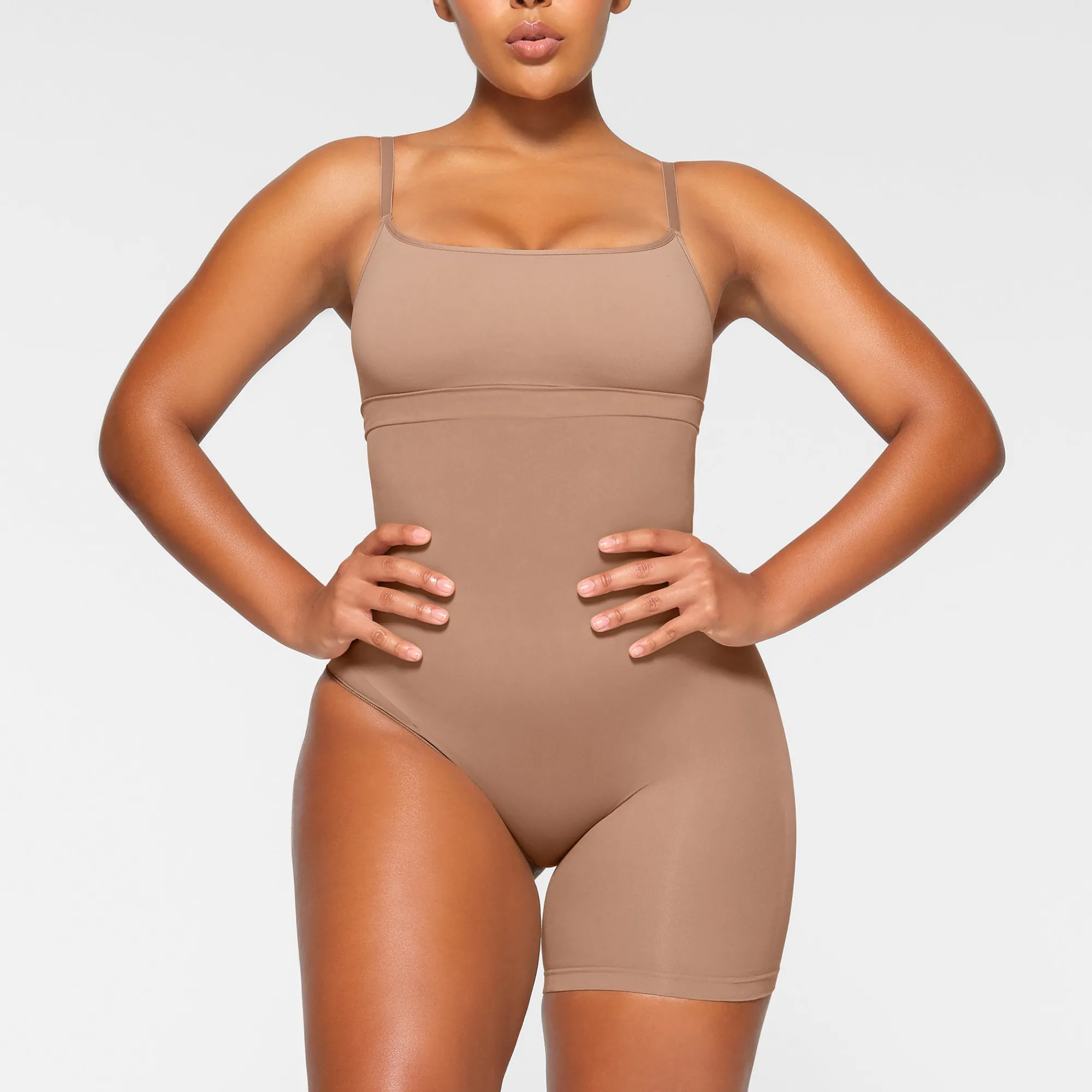 SEAMLESS SCULPT SOLUTION SHORT RIGHT LEG EXPOSED |-Skims Hot