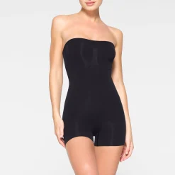 SEAMLESS SCULPT STRAPLESS SHORTIE BODYSUIT |-Skims Sale