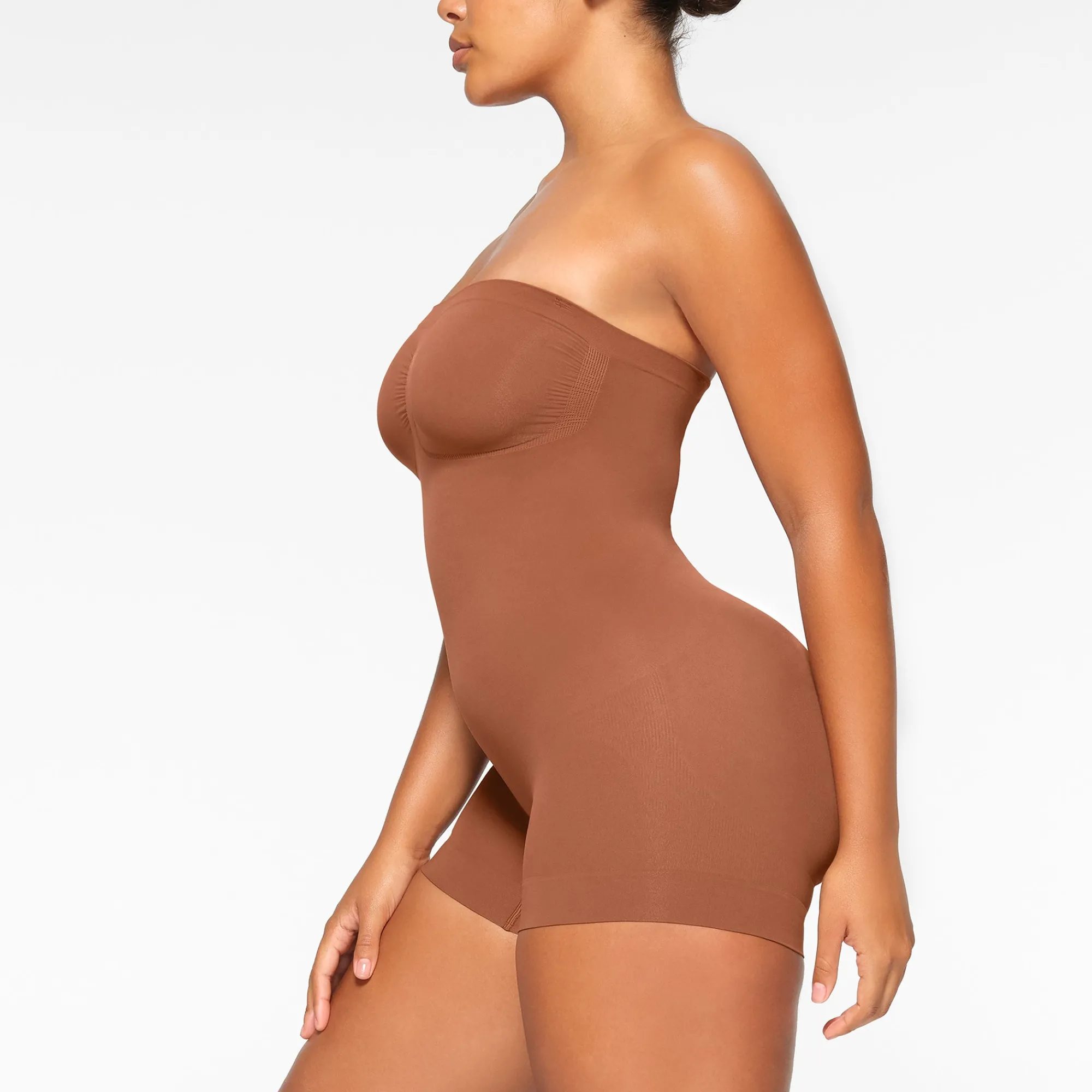 SEAMLESS SCULPT STRAPLESS SHORTIE BODYSUIT |-Skims Best
