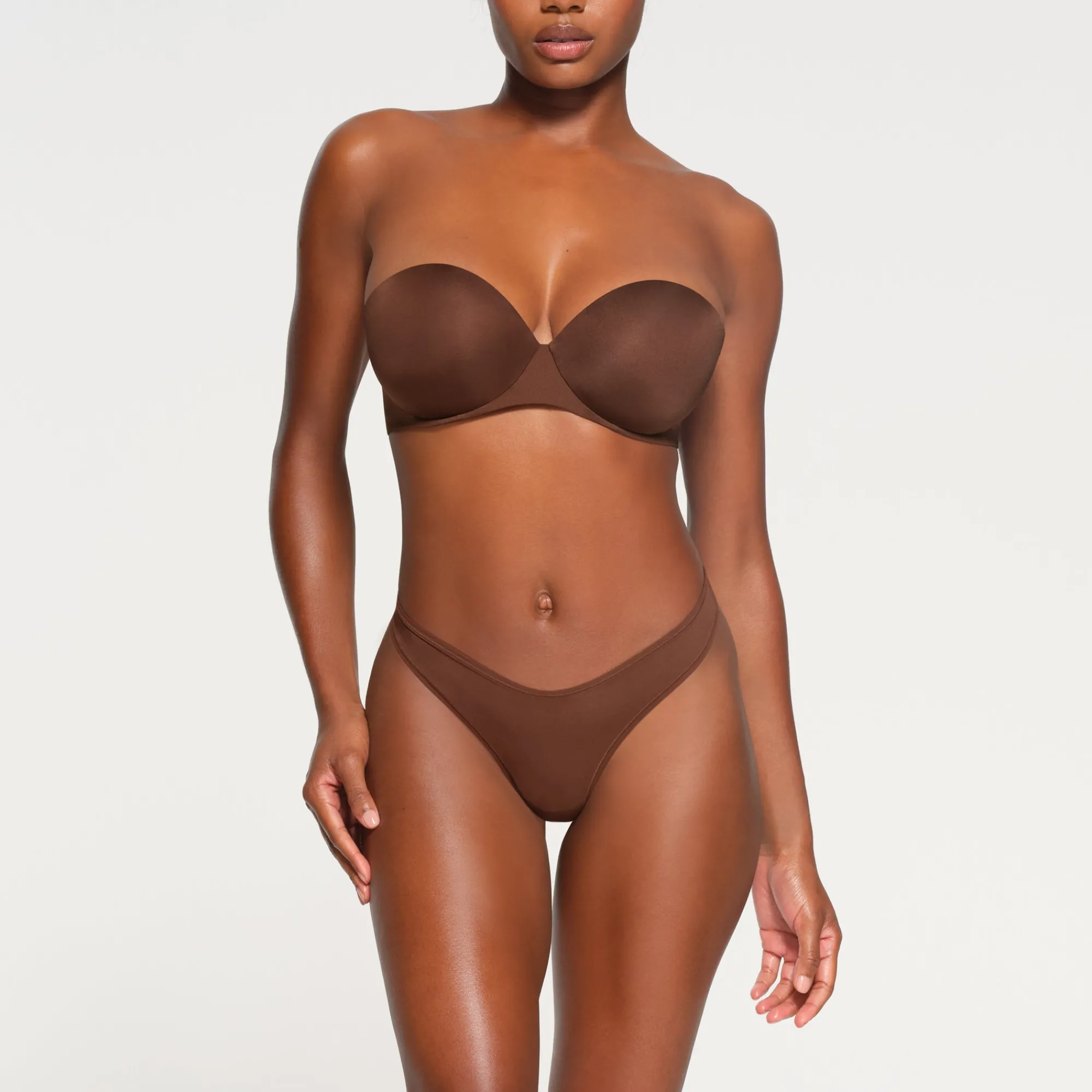 ULTIMATE BRA STRAPLESS PUSH-UP BRA |-Skims Hot