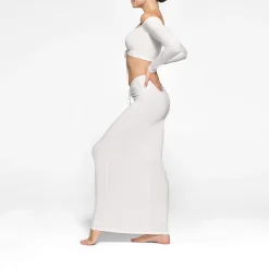 SOFT LOUNGE RUCHED LONG SLEEVE CROP TOP |-Skims New