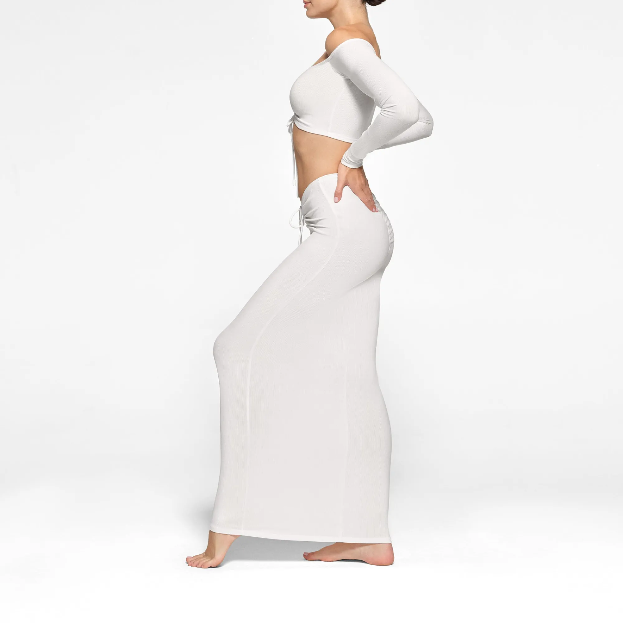 SOFT LOUNGE RUCHED LONG SLEEVE CROP TOP |-Skims New