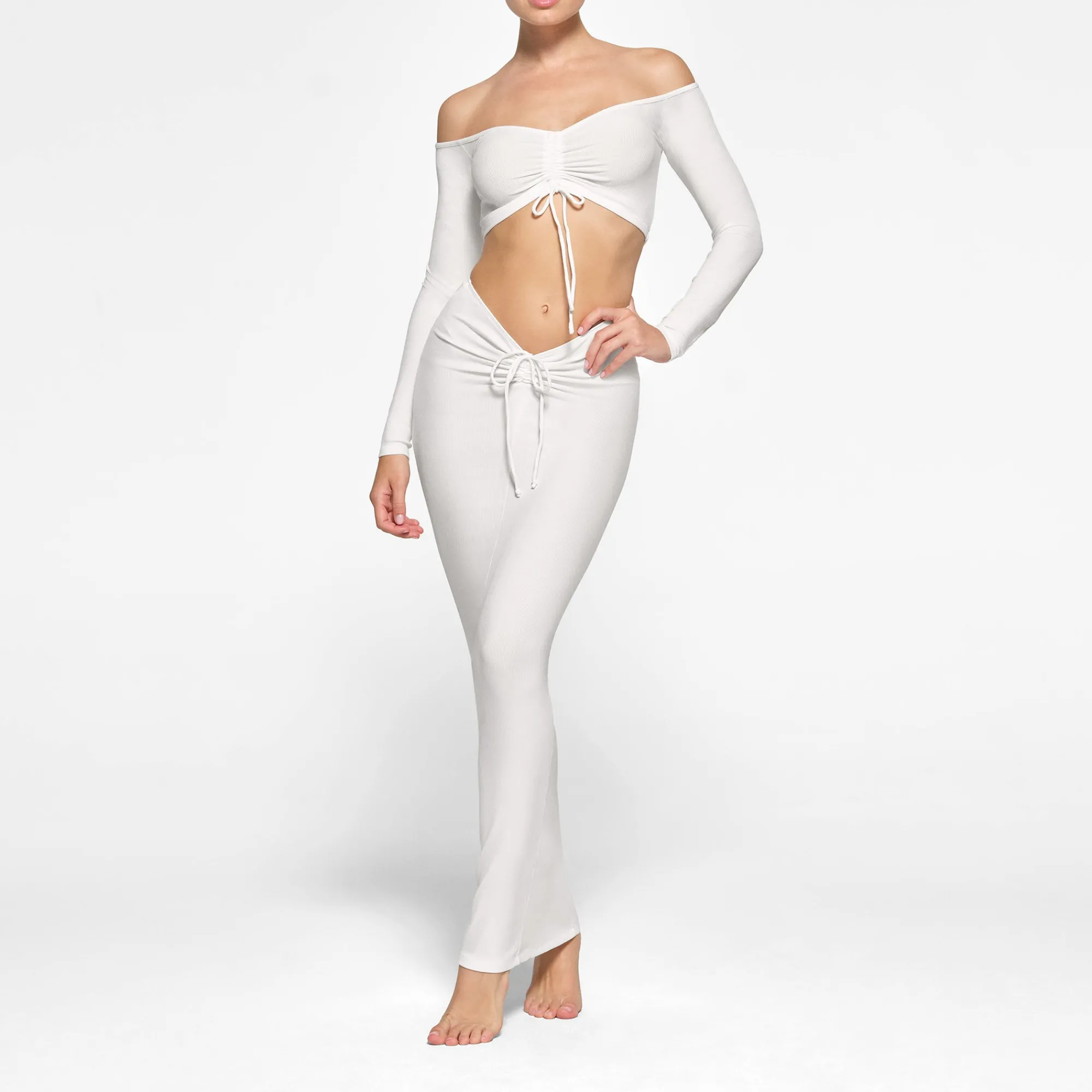 SOFT LOUNGE RUCHED LONG SLEEVE CROP TOP |-Skims New