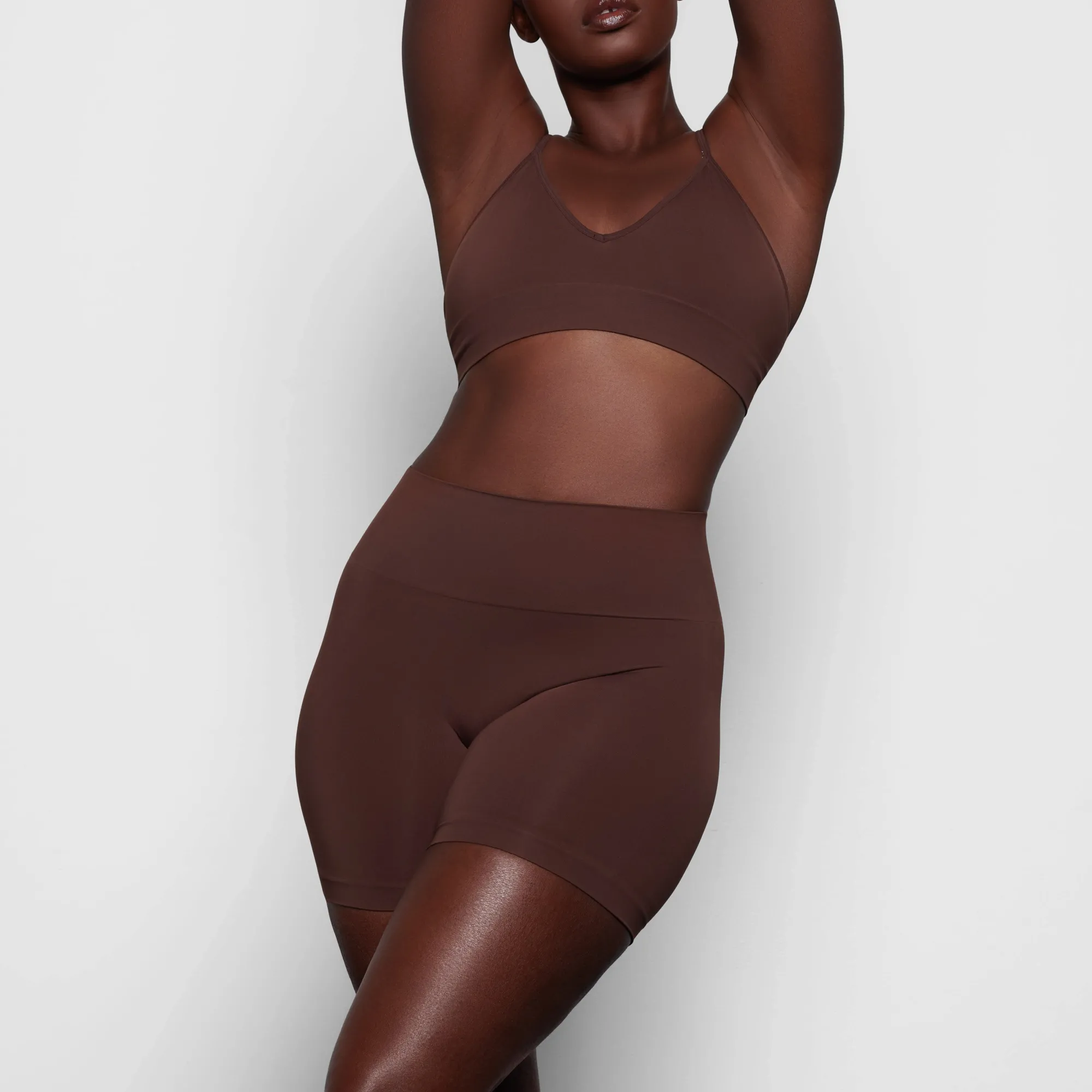 SOFT SMOOTHING SEAMLESS SHORT |-Skims Best