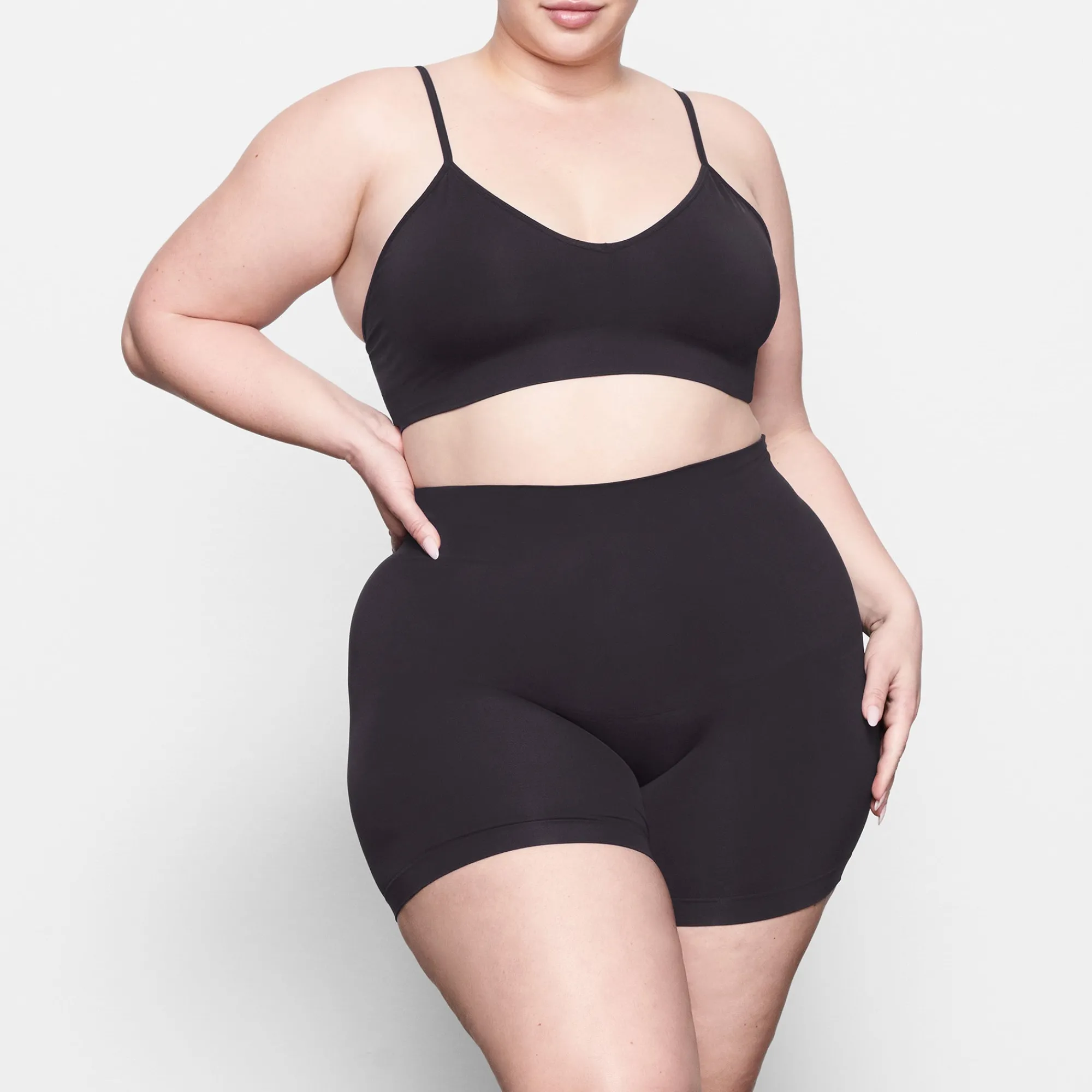 SOFT SMOOTHING SEAMLESS SHORT |-Skims Discount